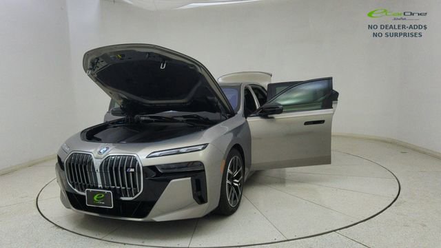 Used 2024 BMW i7 M70 w/ Executive Package image 72