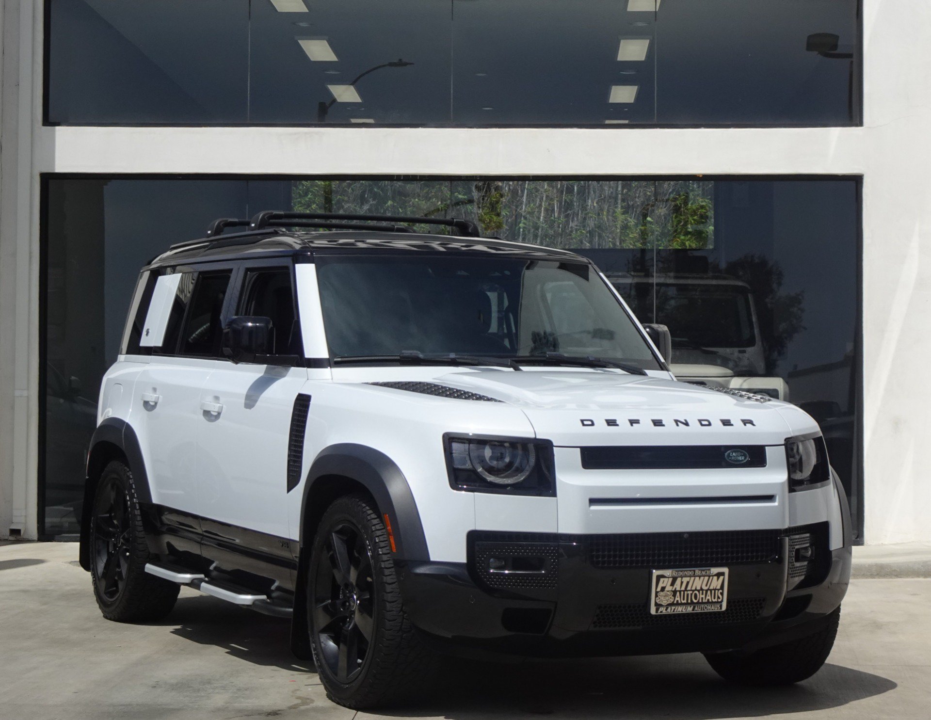 Used 2023 Land Rover Defender 110 AWD/4WD image 9