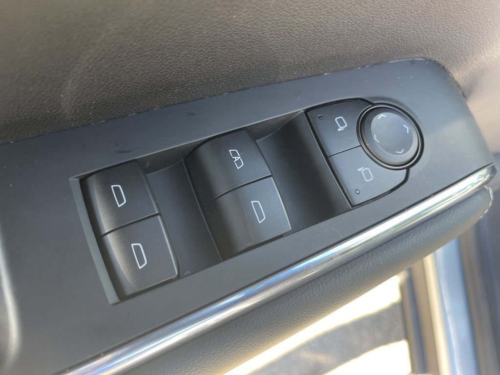 Used 2025 GMC Acadia Elevation image 29