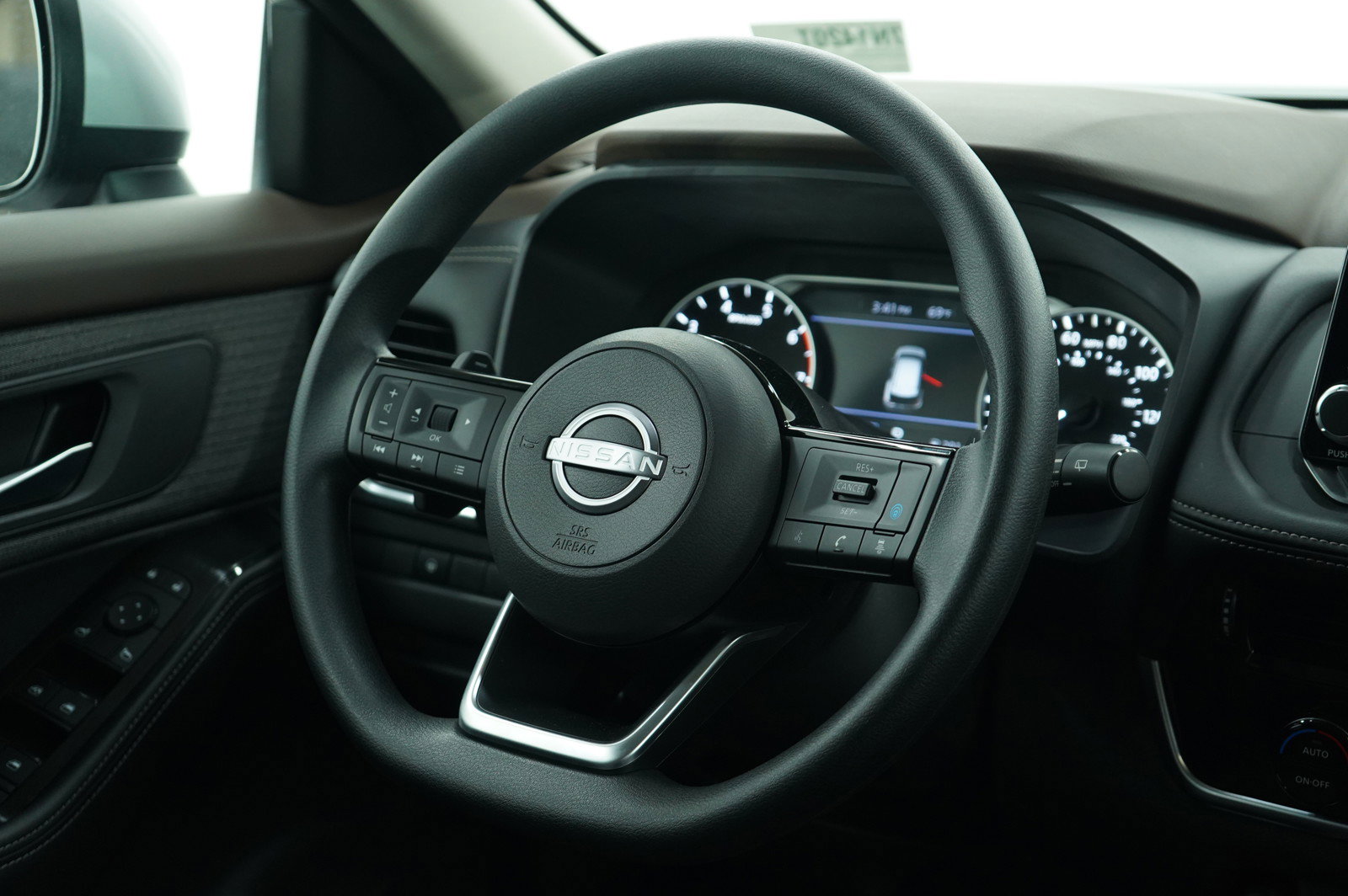 Used 2022 Nissan Rogue SV image 14