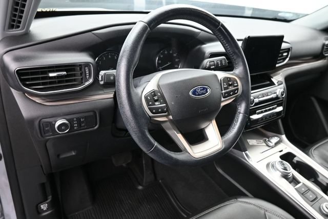 Used 2022 Ford Explorer Limited w/ Equipment Group 301A AWD/4WD image 24