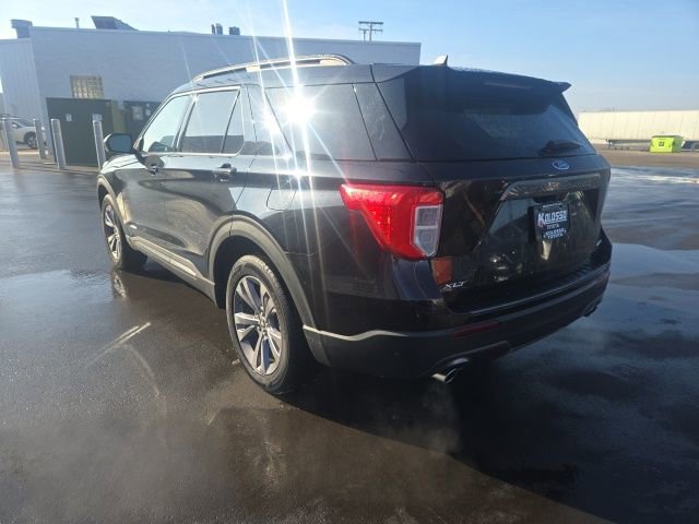 Used 2021 Ford Explorer XLT w/ Equipment Group 202A image 4