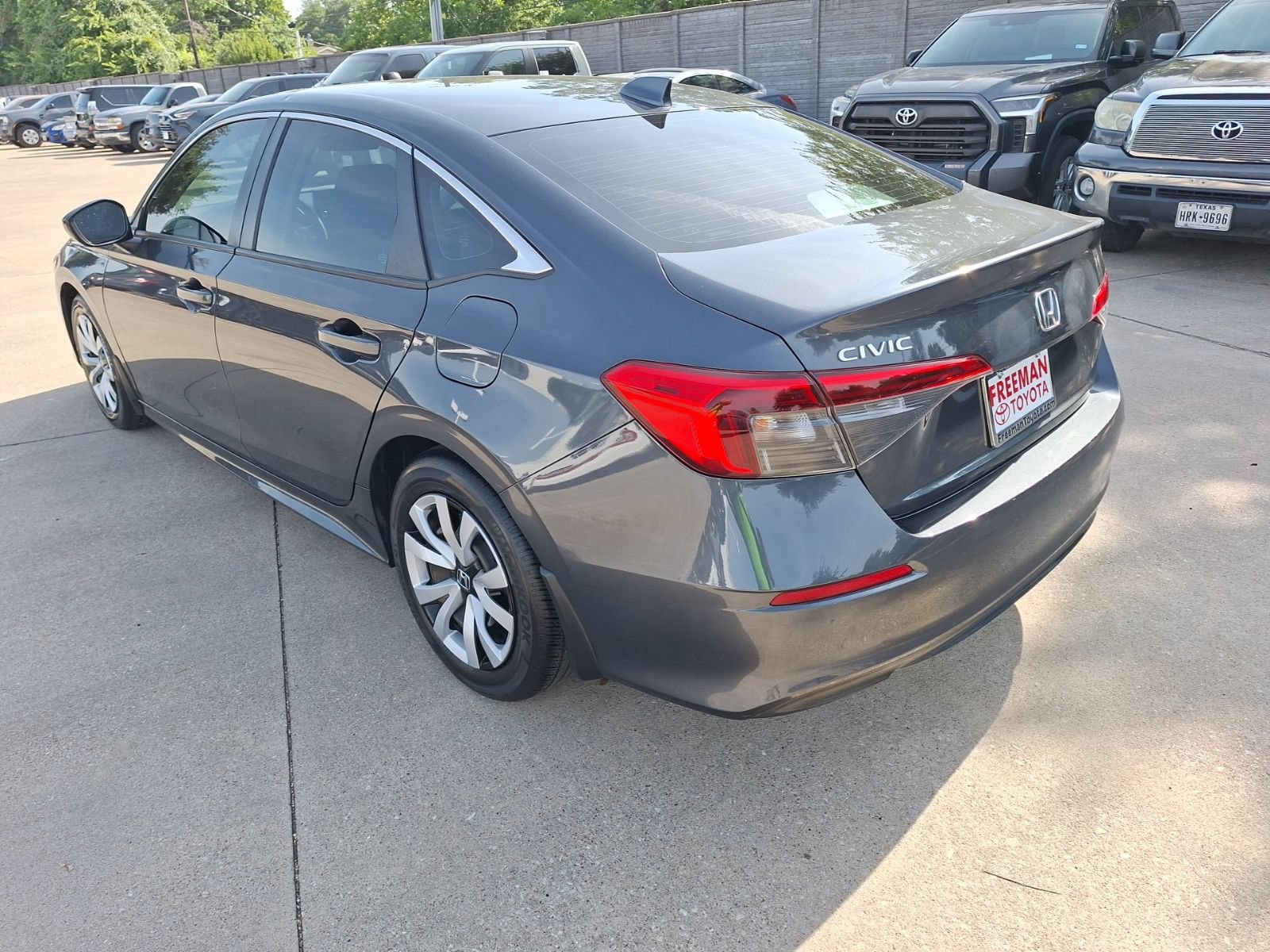Used 2023 Honda Civic LX image 4