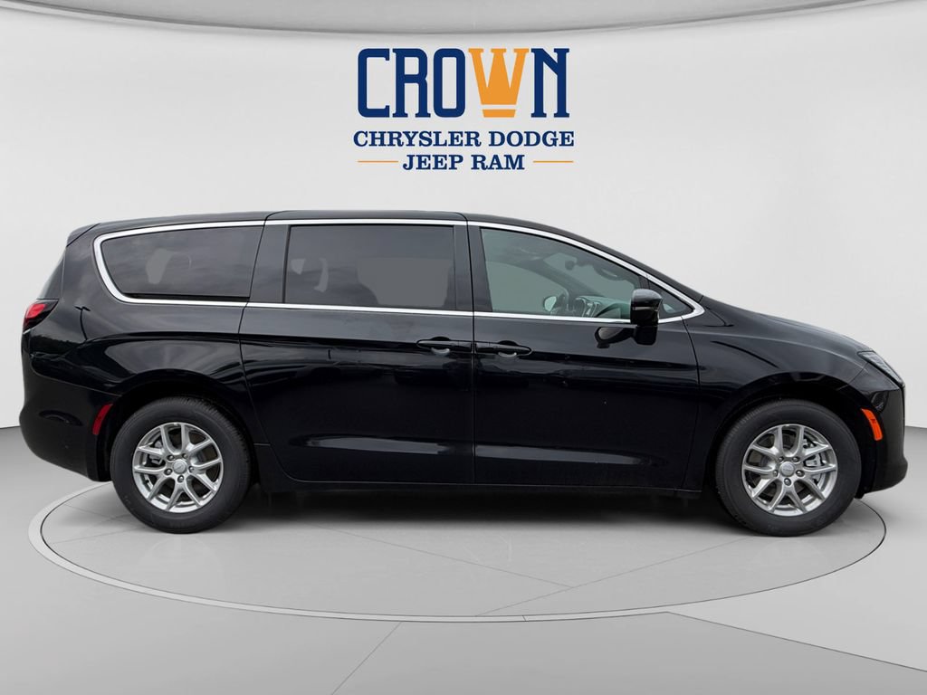New 2027 Chrysler Pacifica Select FWD image 2