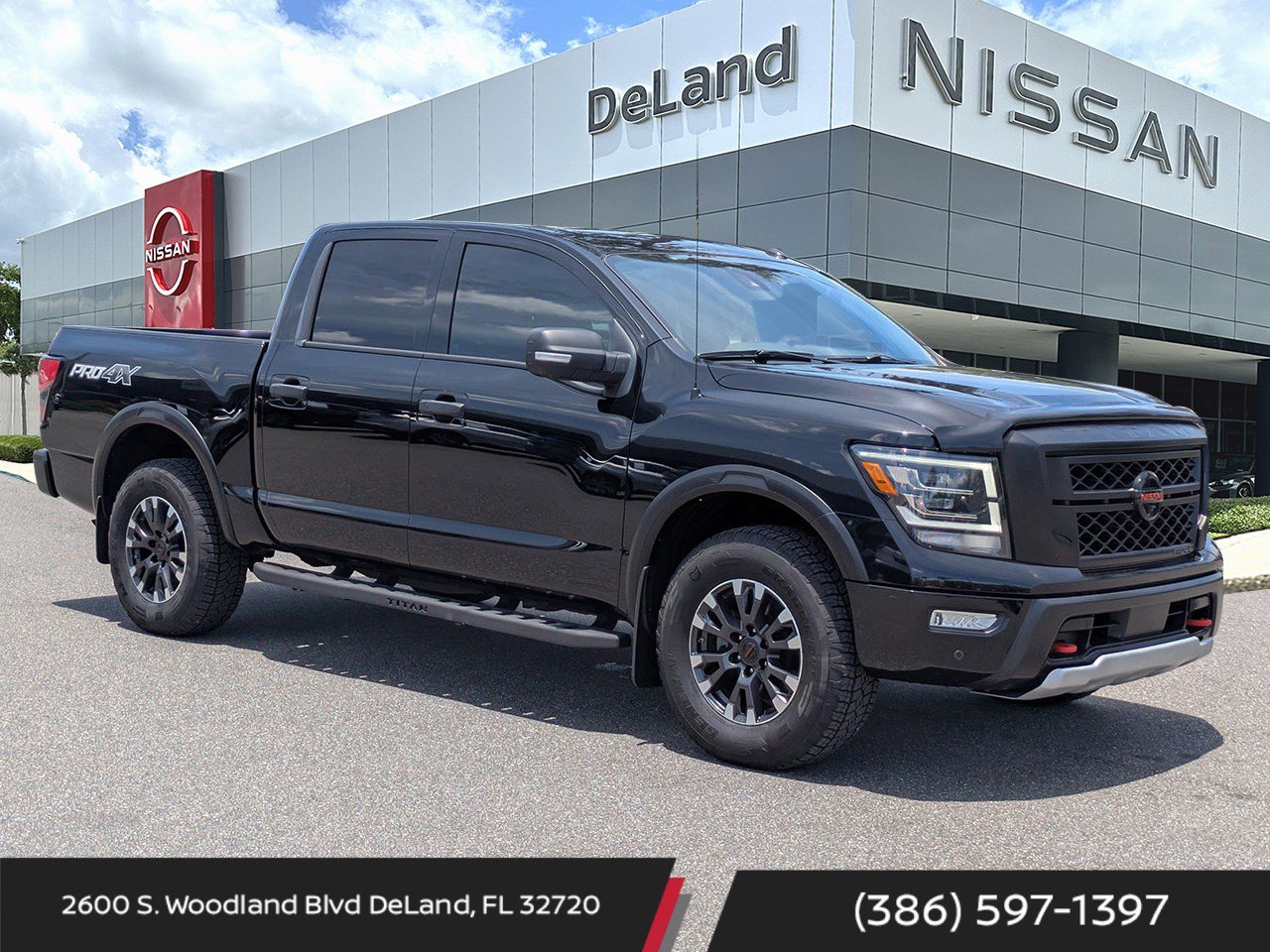 Used 2021 Nissan Titan PRO-4X w/ Pro-4x Convenience Package AWD/4WD image 1