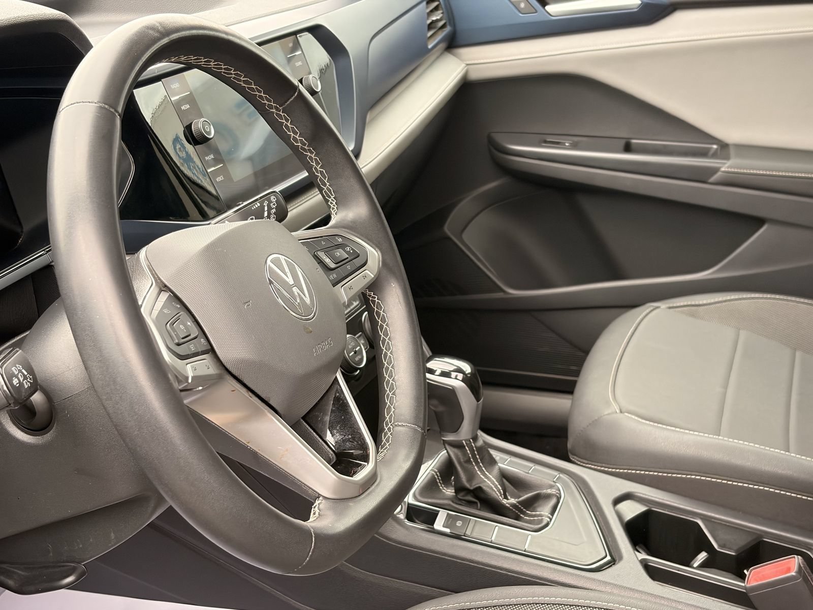 Used 2024 Volkswagen Taos SE FWD image 21