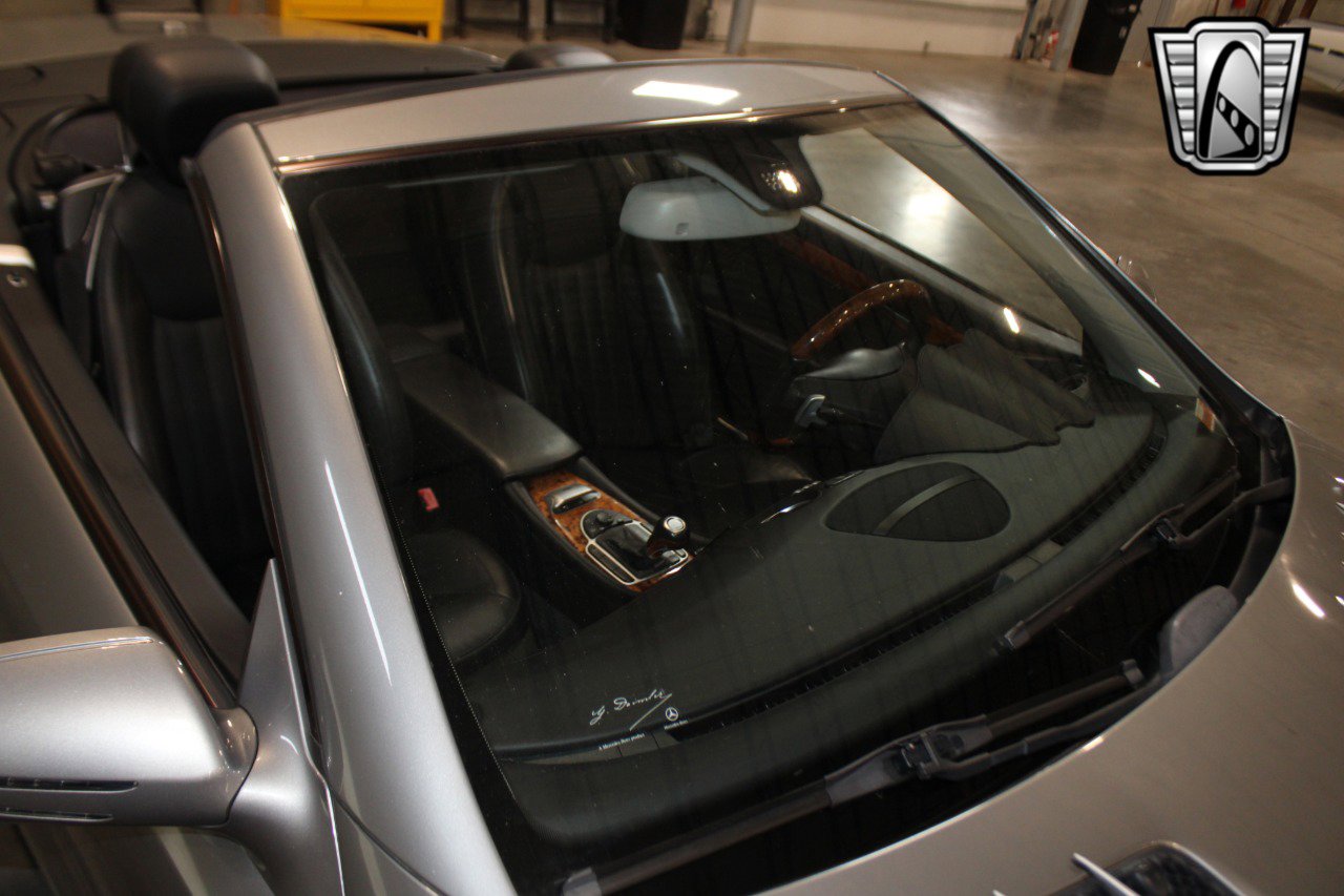 Used 2011 Mercedes-Benz SL 550 image 15