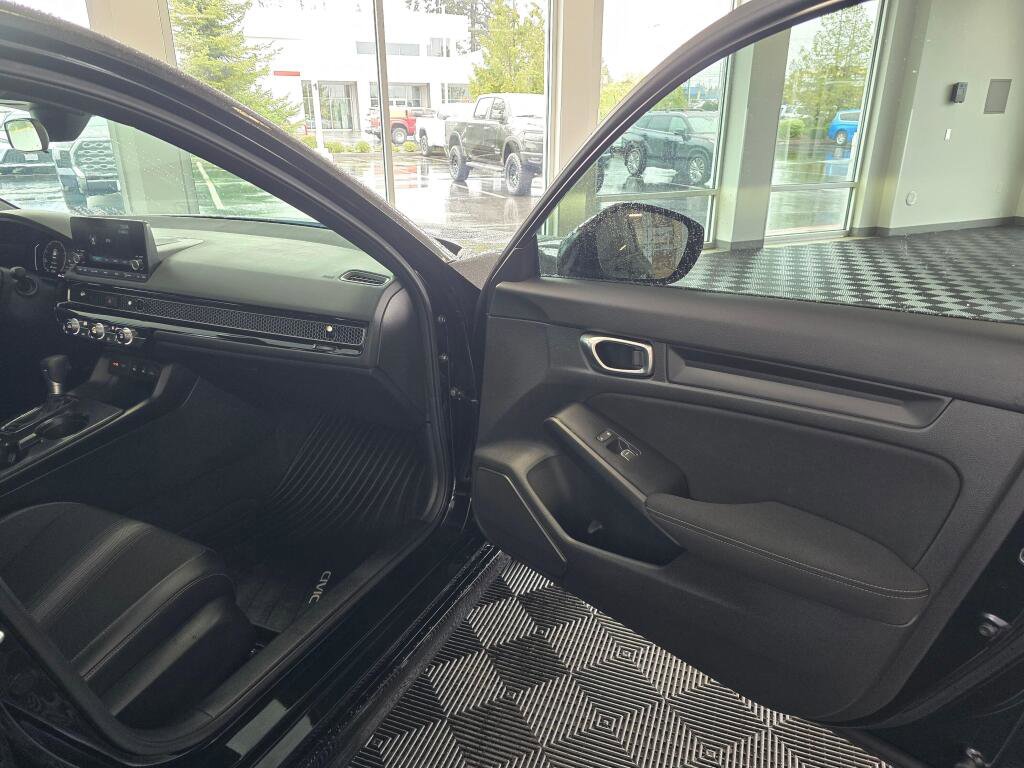 Used 2025 Honda Civic Sport image 42