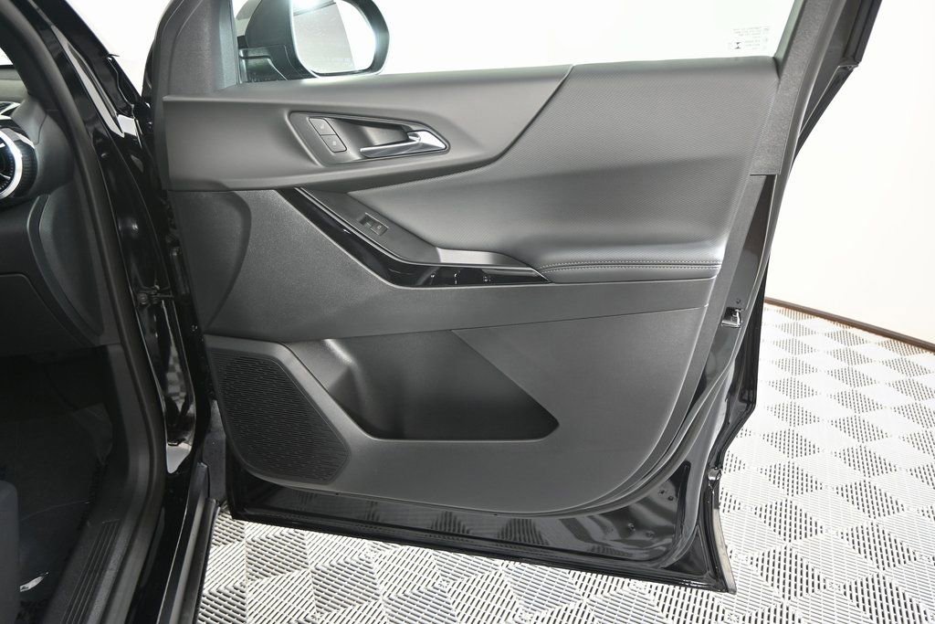 New 2026 Chevrolet Equinox LT w/ Convenience Package II image 12