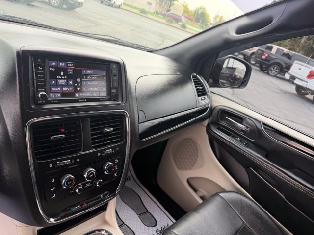 Used 2018 Dodge Grand Caravan SXT FWD image 28