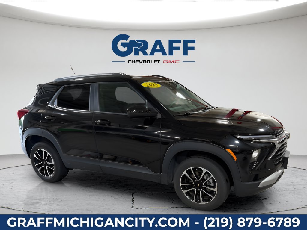Used 2025 Chevrolet TrailBlazer LT AWD/4WD image 9