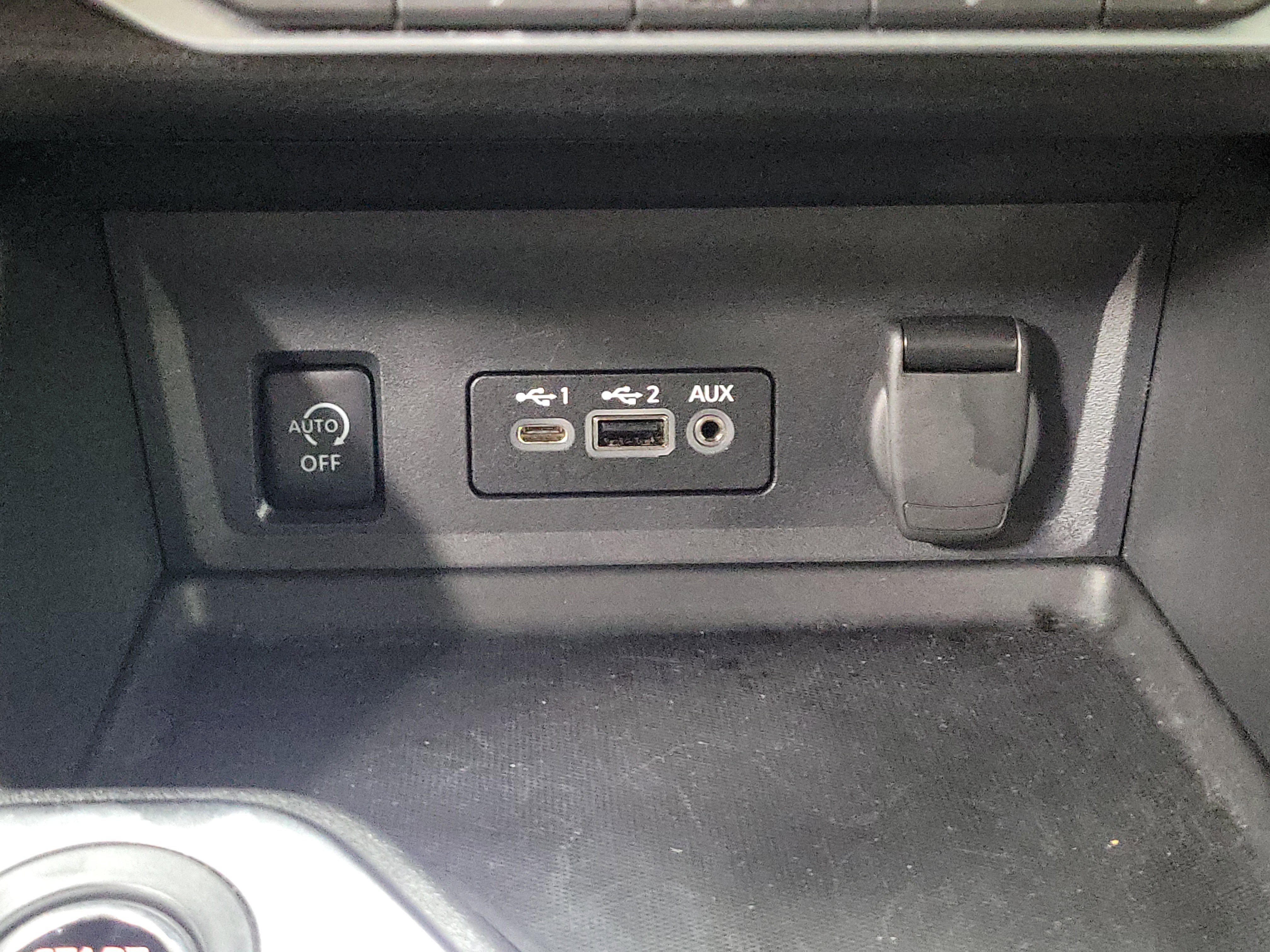 Used 2024 Nissan Sentra SV image 27