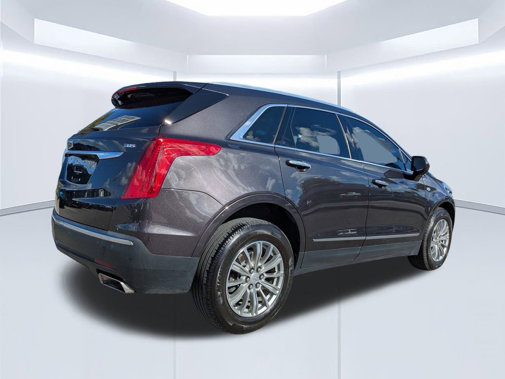 Used 2017 Cadillac XT5 Luxury w/ Driver Awareness Package image 4
