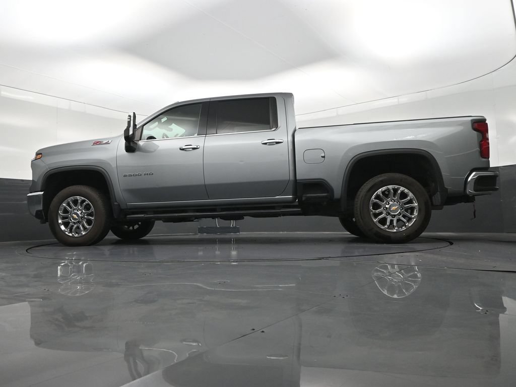 Used 2024 Chevrolet Silverado 2500 LTZ w/ LTZ Convenience Package AWD/4WD image 25