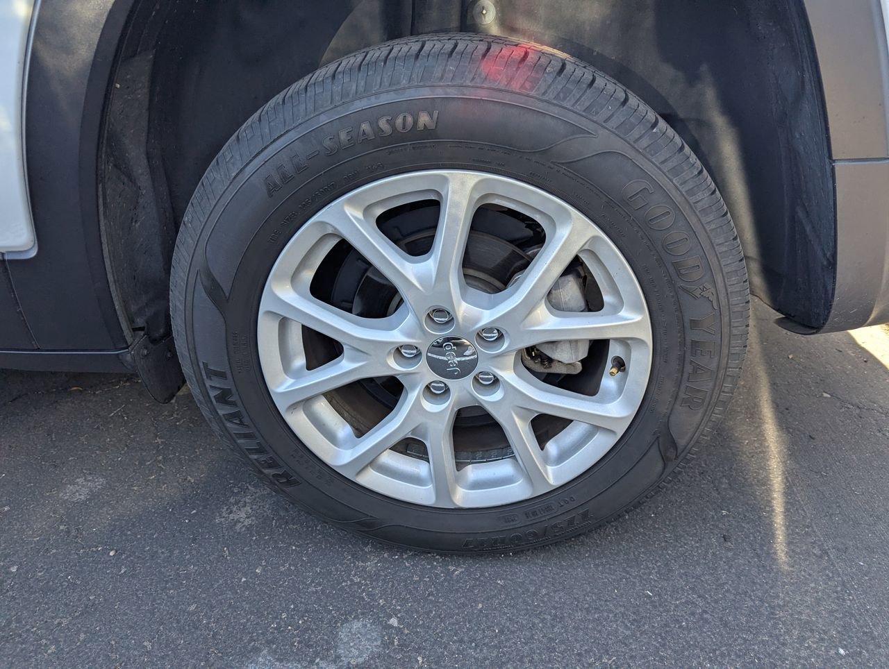 Used 2016 Jeep Cherokee Latitude image 7