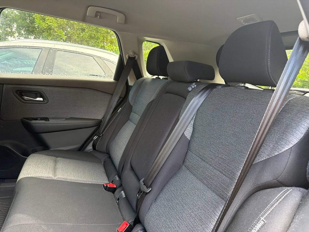 Used 2023 Nissan Rogue SV FWD image 8