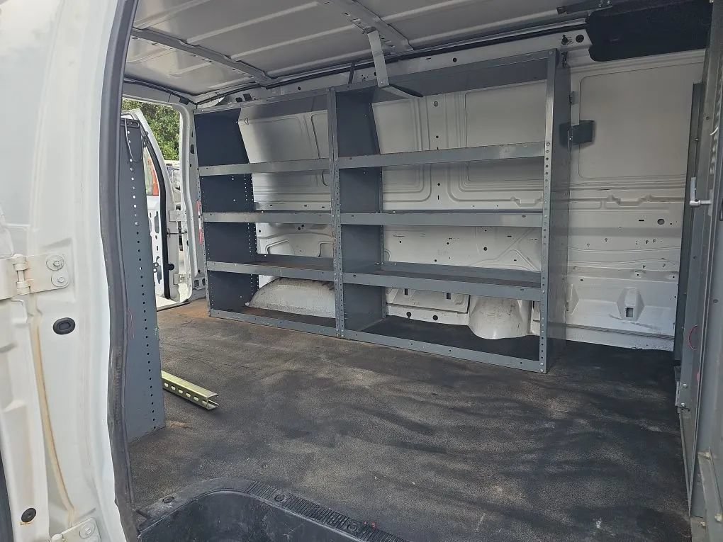 Used 2010 Ford E-150 and Econoline 150 RWD image 21
