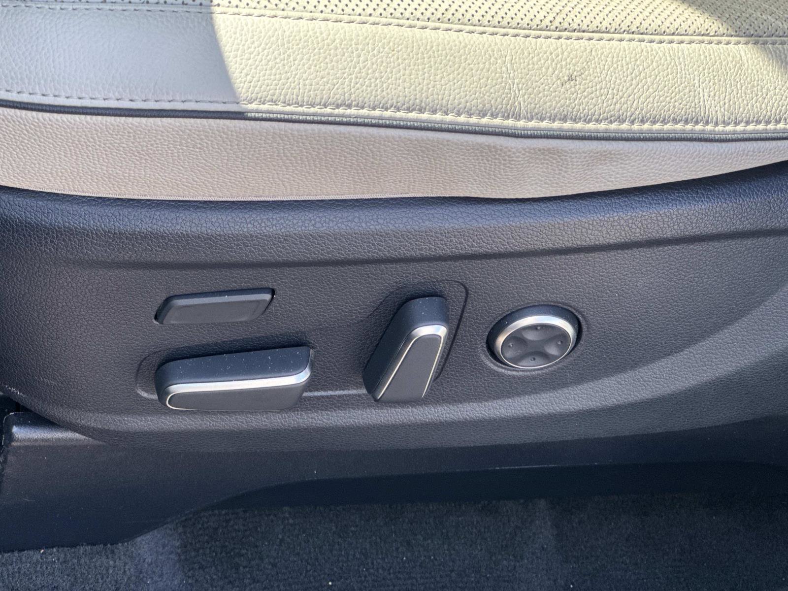 Used 2024 Hyundai Palisade Limited image 20