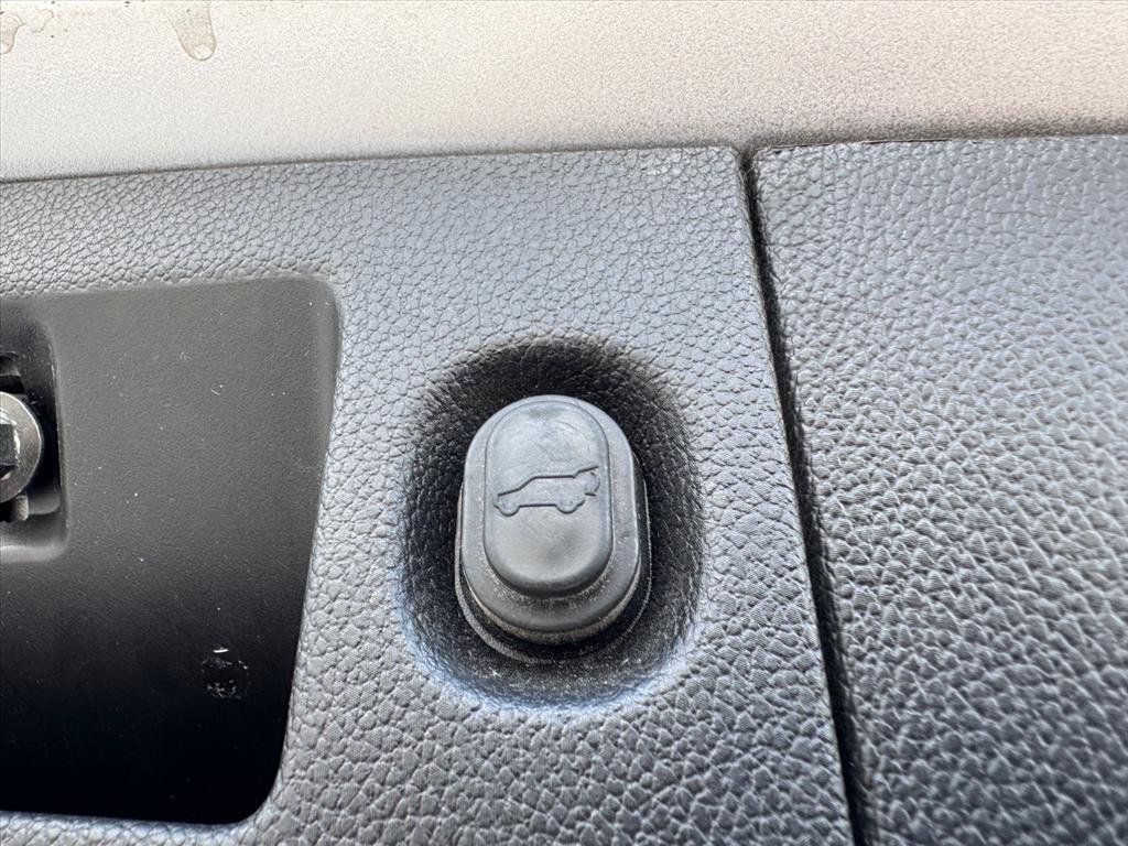 Used 2019 Chevrolet Suburban LT RWD image 11