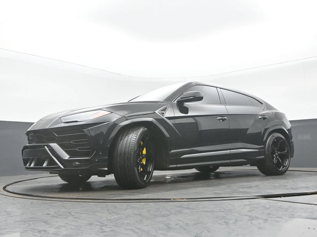 Used 2021 Lamborghini Urus AWD/4WD image 32