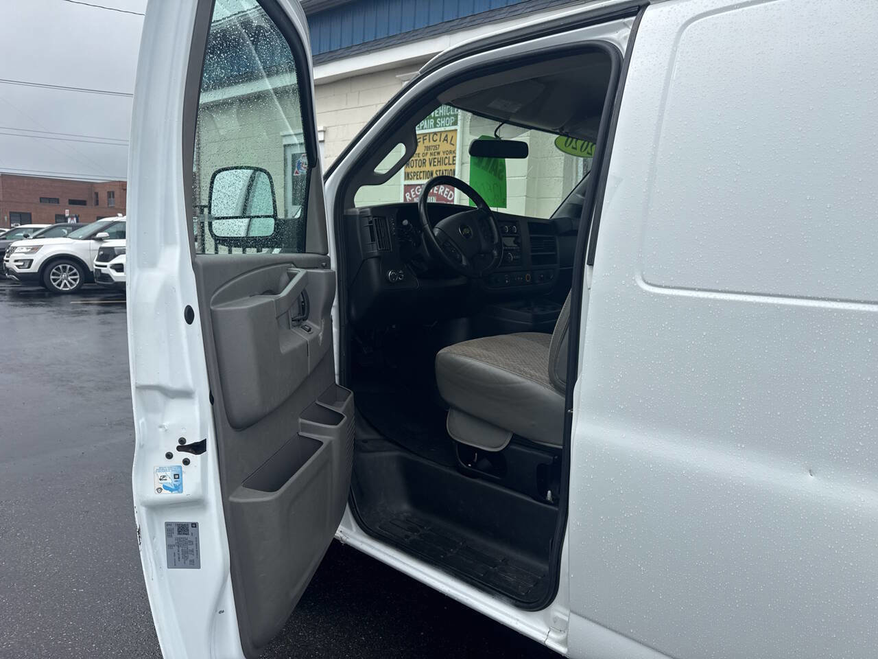 Used 2020 Chevrolet Express 2500 2500 3dr Extended Cargo Van w/ Safety Package image 10