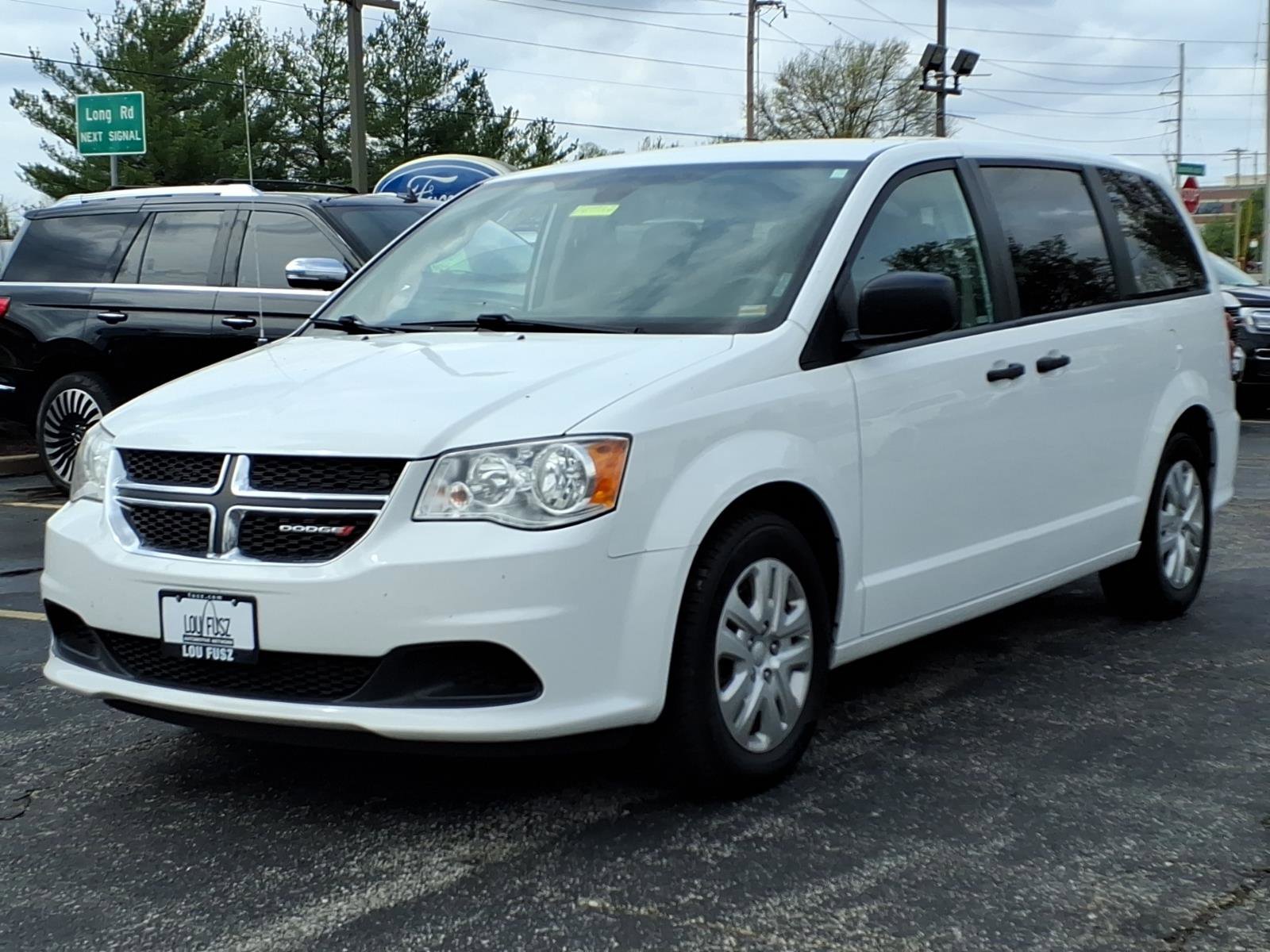 Used 2019 Dodge Grand Caravan SE w/ UConnect Hands-Free Group image 3
