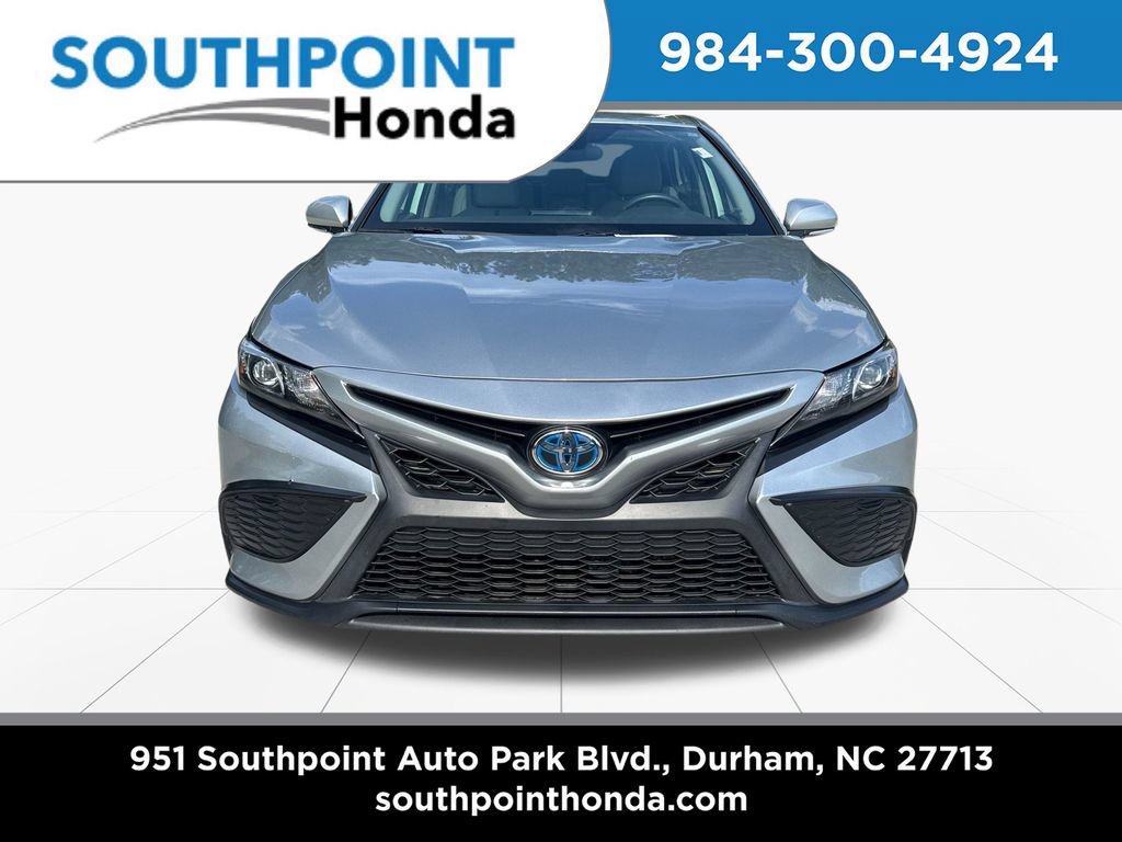 Used 2022 Toyota Camry SE FWD image 2