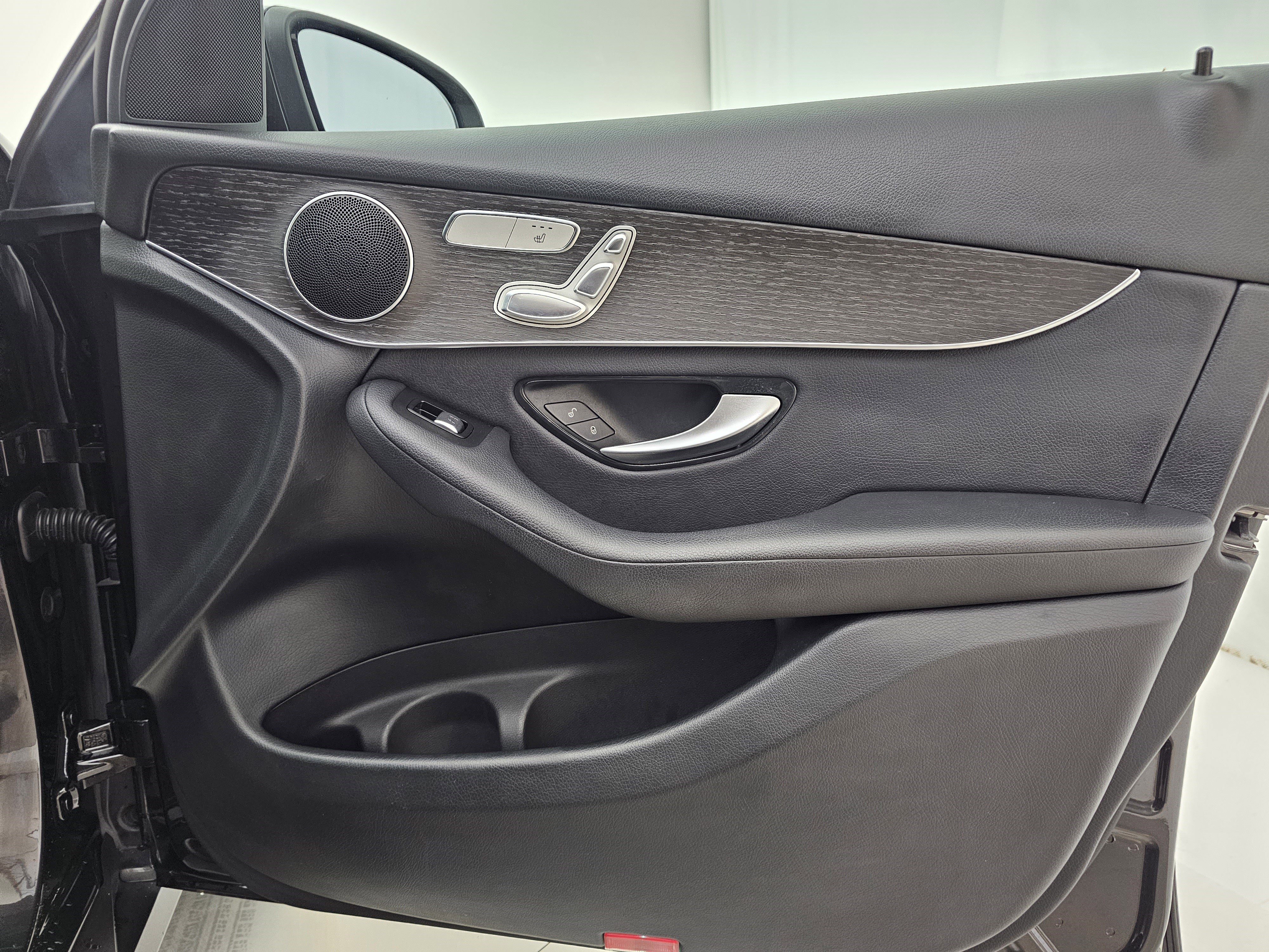 Certified 2022 Mercedes-Benz GLC 300 4MATIC w/ Multimedia Package Lite image 19