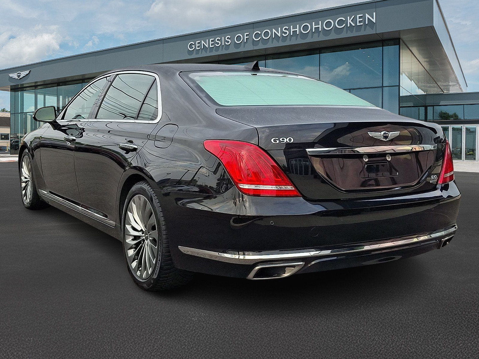 Used 2018 Genesis G90 5.0 Ultimate image 4