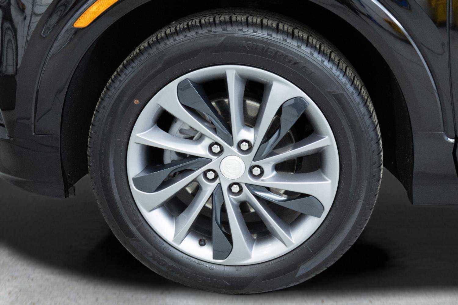 Used 2023 Buick Encore GX Select w/ Sport Touring Package FWD image 9