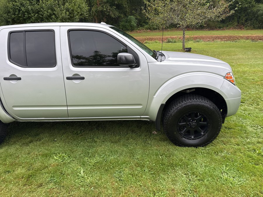 Used 2012 Nissan Frontier SV w/ SV Premium Utility Pkg AWD/4WD image 19