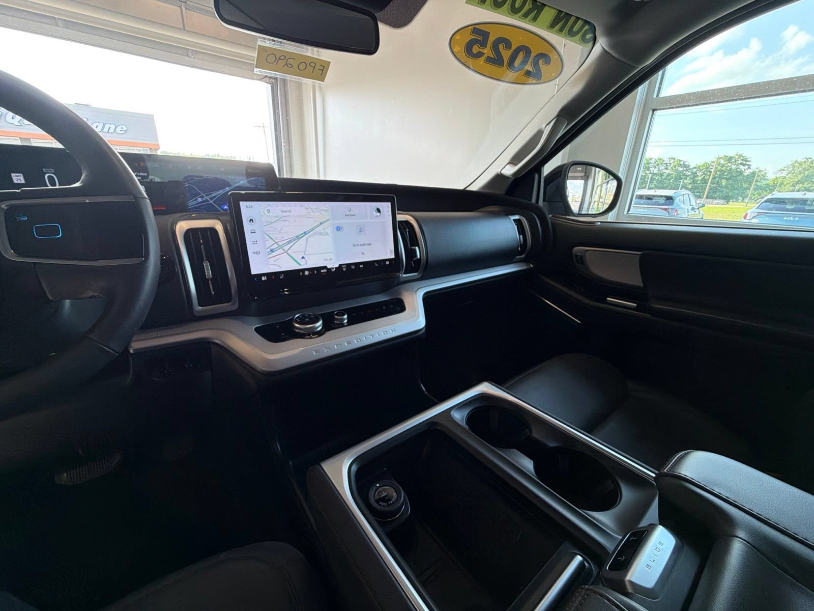 Used 2025 Ford Expedition Active AWD/4WD image 30