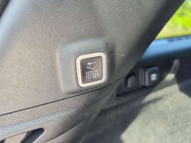 Used 2023 Jeep Grand Cherokee Overland AWD/4WD image 63