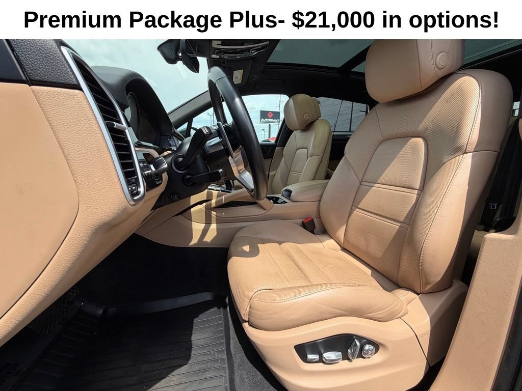 Used 2020 Porsche Cayenne E-Hybrid w/ Premium Plus Package AWD/4WD image 17