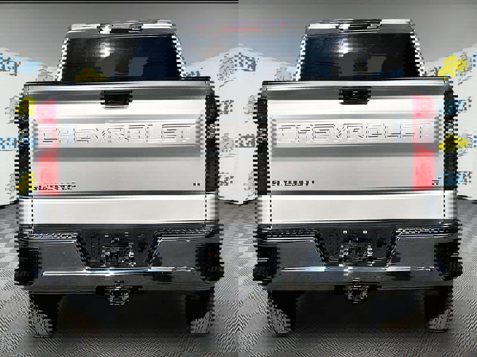 Used 2022 Chevrolet Silverado 1500 LT AWD/4WD image 5