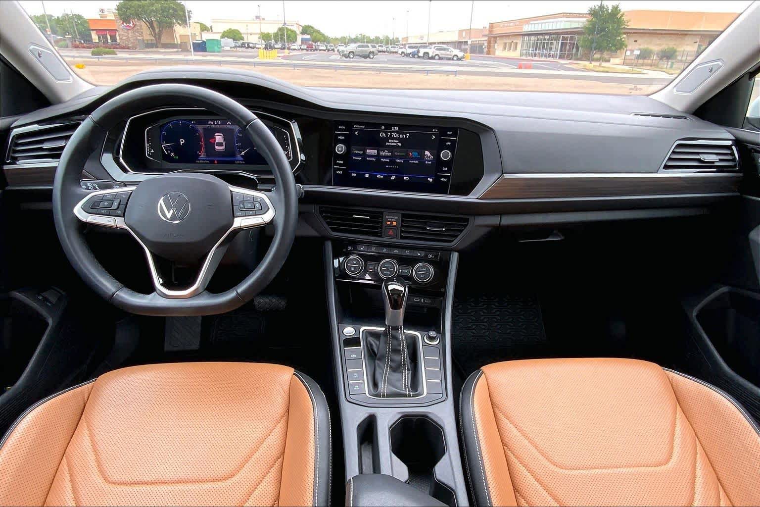 Used 2024 Volkswagen Jetta SEL FWD image 16
