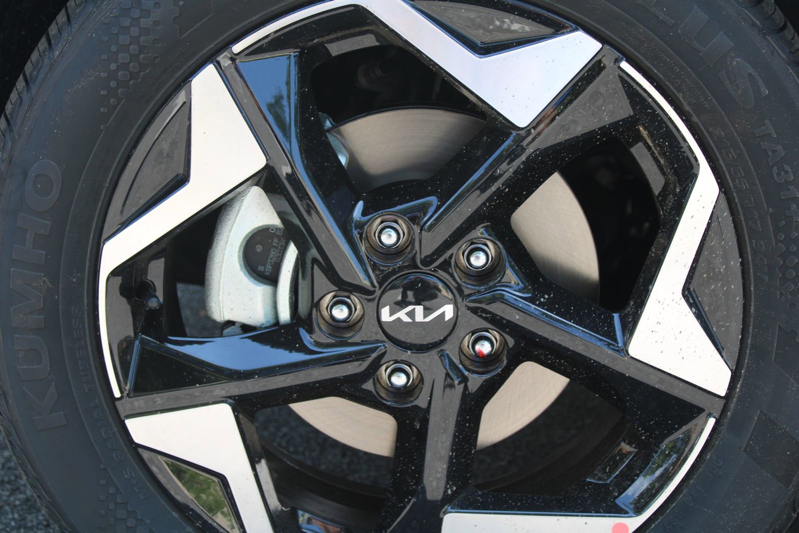 New 2026 Kia Seltos EX FWD image 17