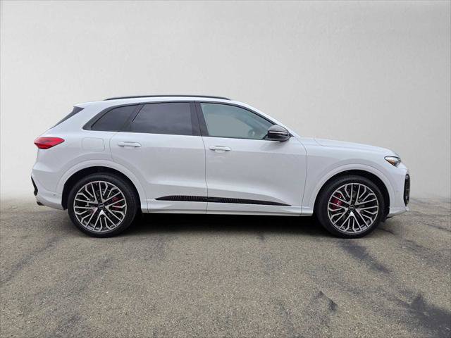 Certified 2025 Audi SQ5 Premium Plus w/ Premium Plus Package AWD/4WD image 2