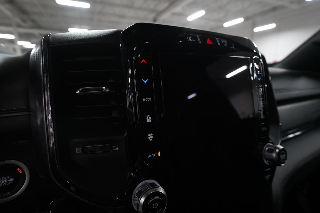 Used 2022 RAM 1500 Limited AWD/4WD image 16