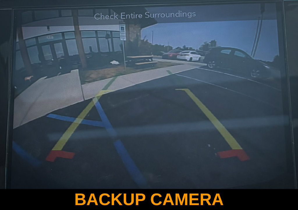 Used 2019 Chrysler Pacifica Limited w/ Tire & Wheel Group FWD image 4