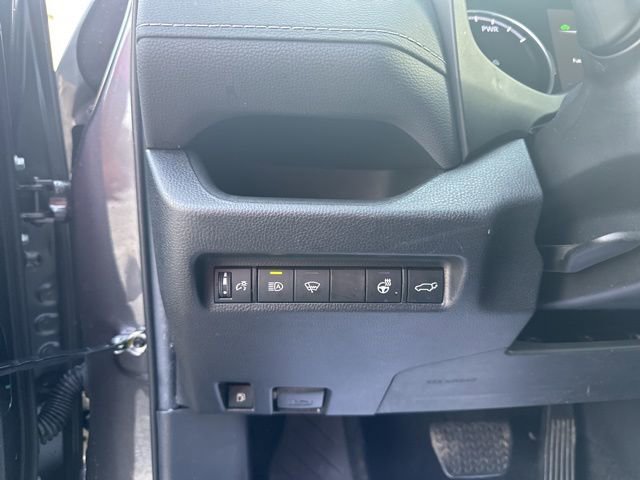 Used 2022 Toyota RAV4 XLE Premium image 26