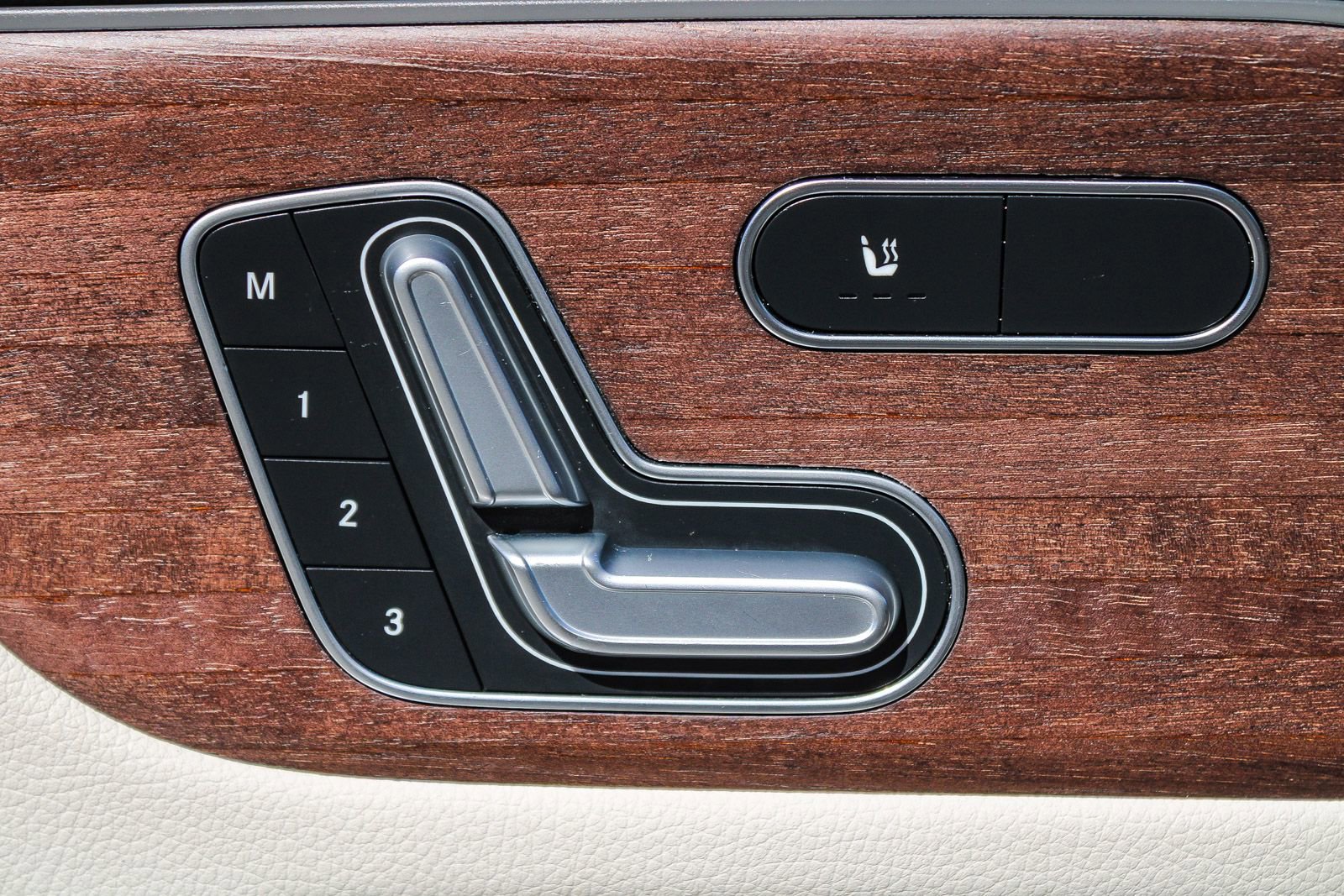 Certified 2022 Mercedes-Benz GLA 250 4MATIC image 23