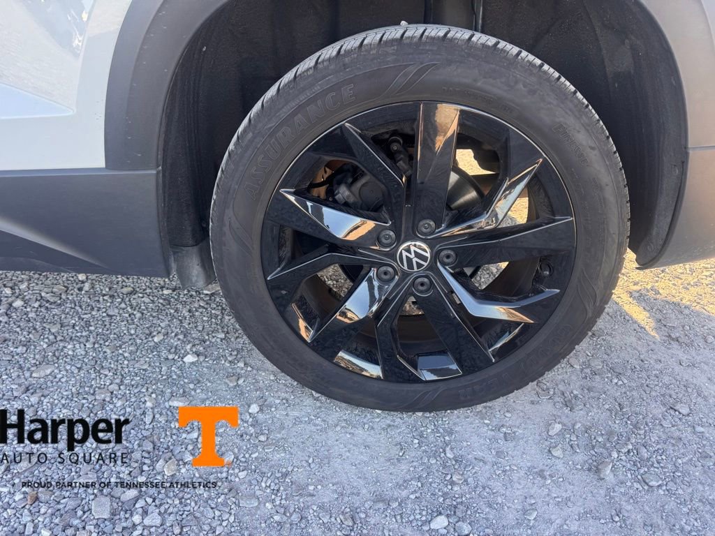 Used 2024 Volkswagen Taos SE image 20