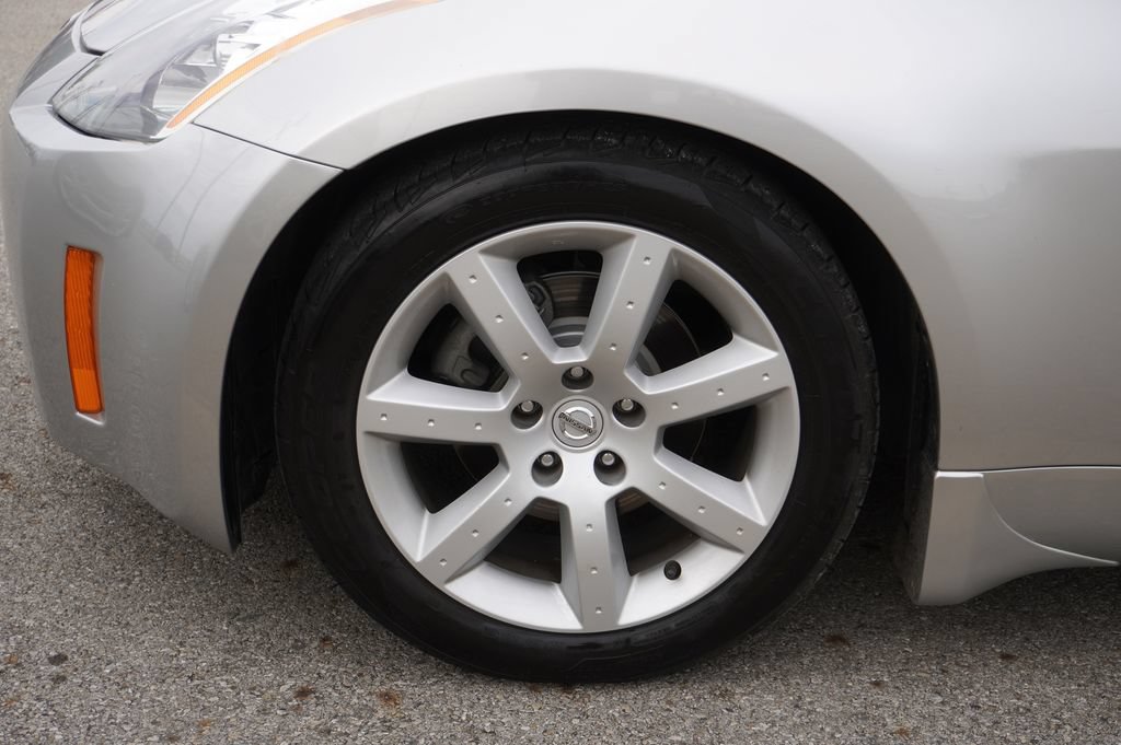 Used 2004 Nissan 350Z Enthusiast RWD image 10