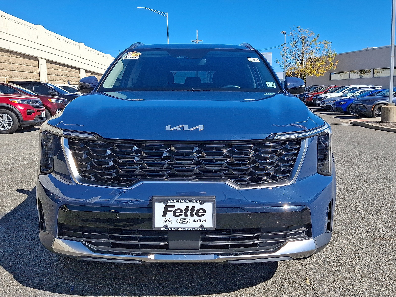 Used 2025 Kia Sorento S image 2