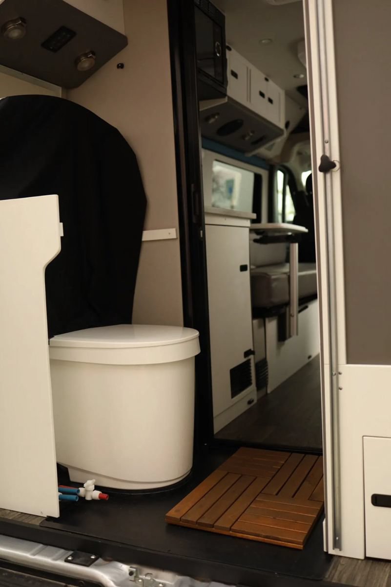 Used 2024 RAM ProMaster 3500 w/ Leather Interior Group FWD image 55