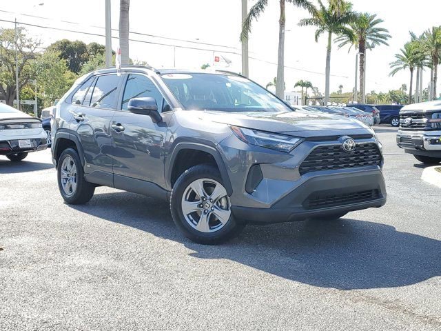 Used 2025 Toyota RAV4 XLE image 32