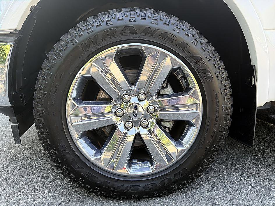 Used 2019 Ford F150 Lariat w/ Equipment Group 502A Luxury AWD/4WD image 8