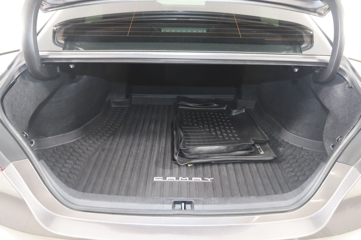 Used 2019 Toyota Camry XLE FWD image 45