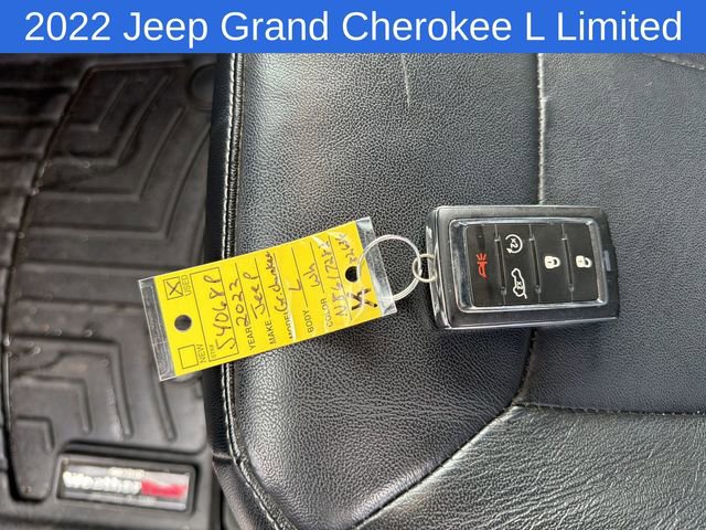 Used 2022 Jeep Grand Cherokee L Limited AWD/4WD image 30
